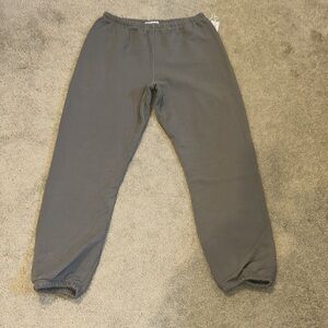 NWT perfectwhitetee size M drawstring jog pant (Stevie)